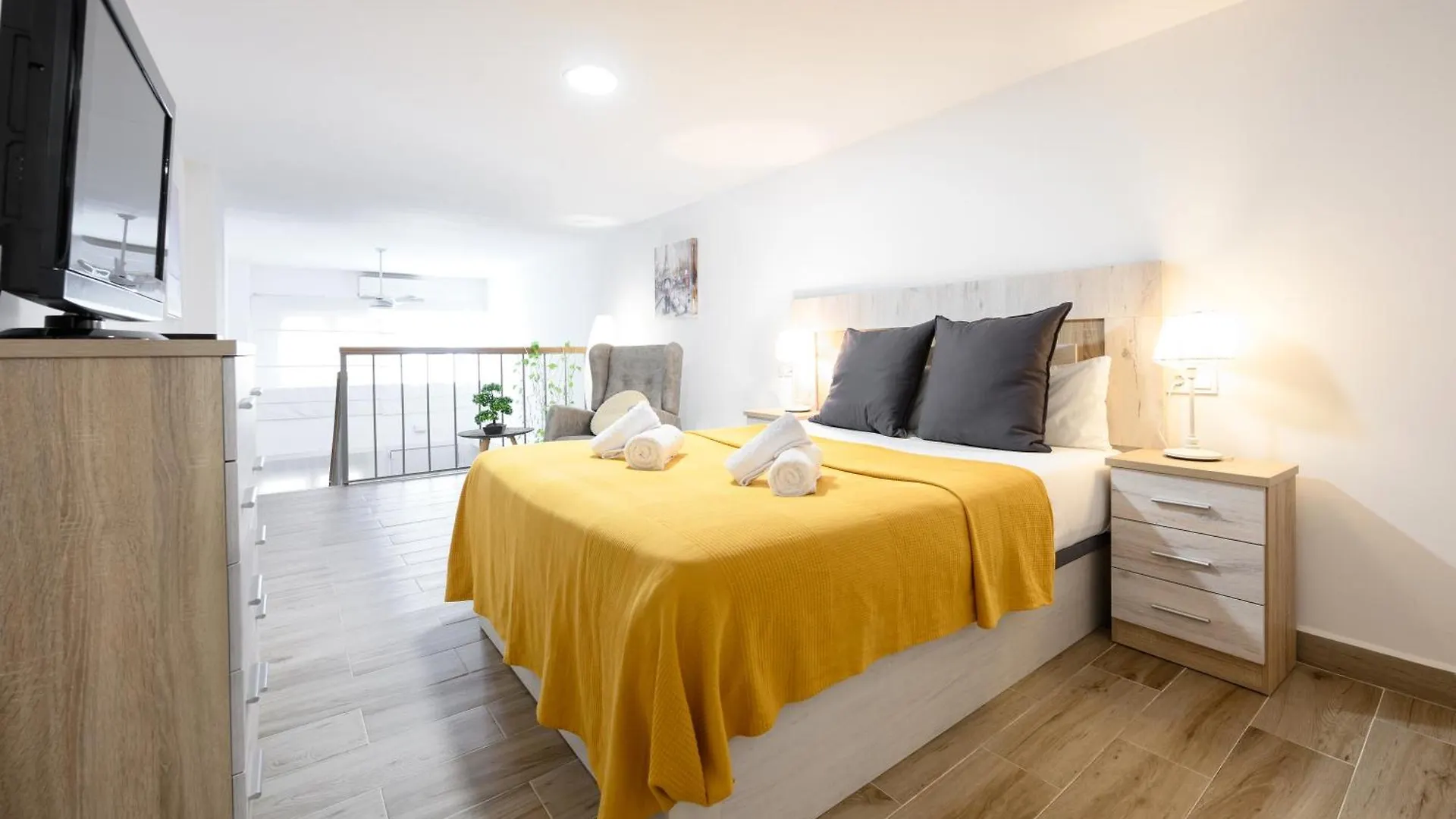 Nomad Urban Duplex