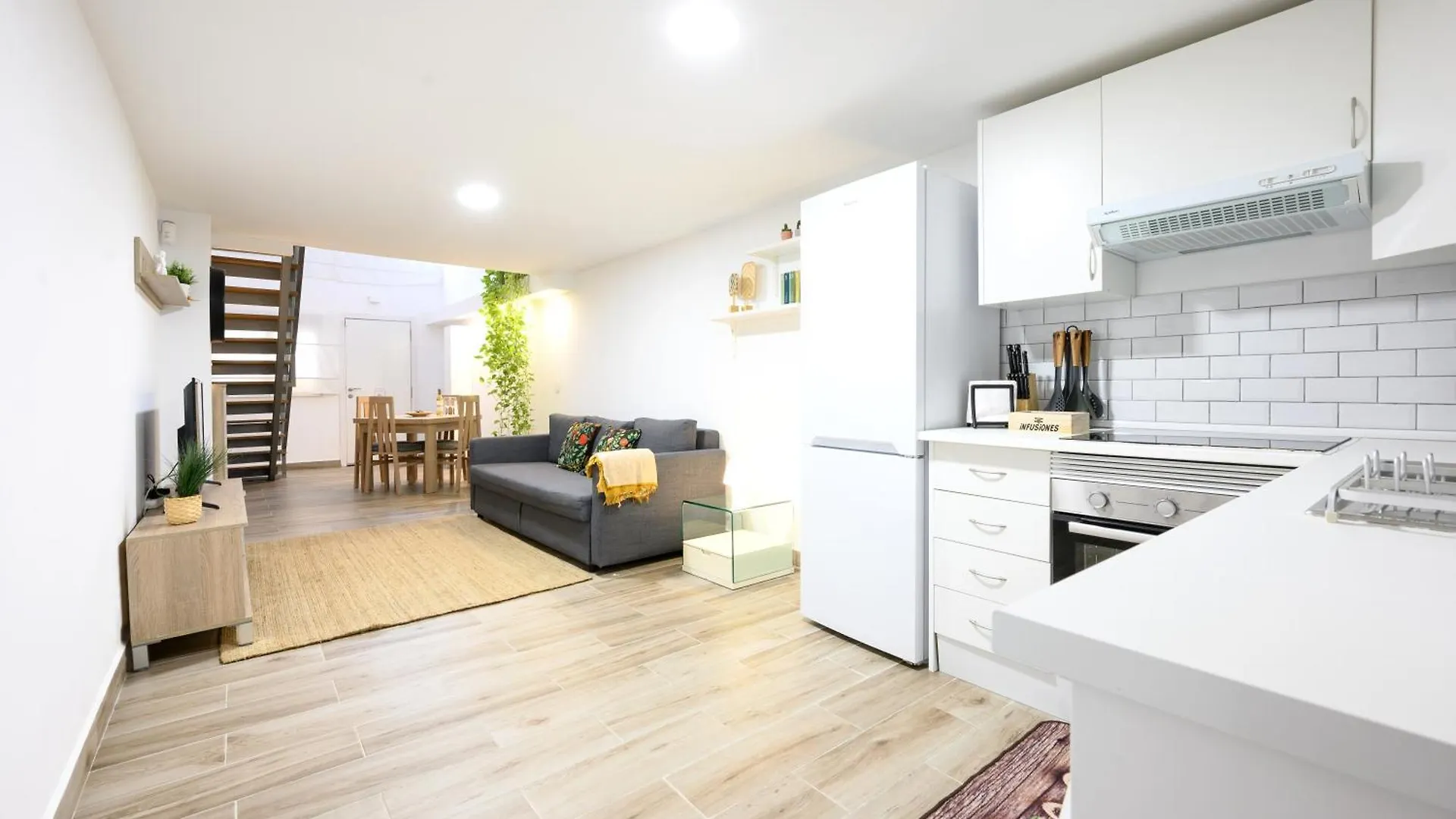 Nomad Urban Duplex 0*, Malaga